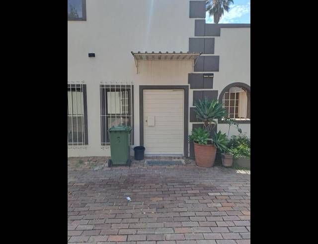 3 BEDROOM PROPERTY TO RENT IN WENDYWOOD